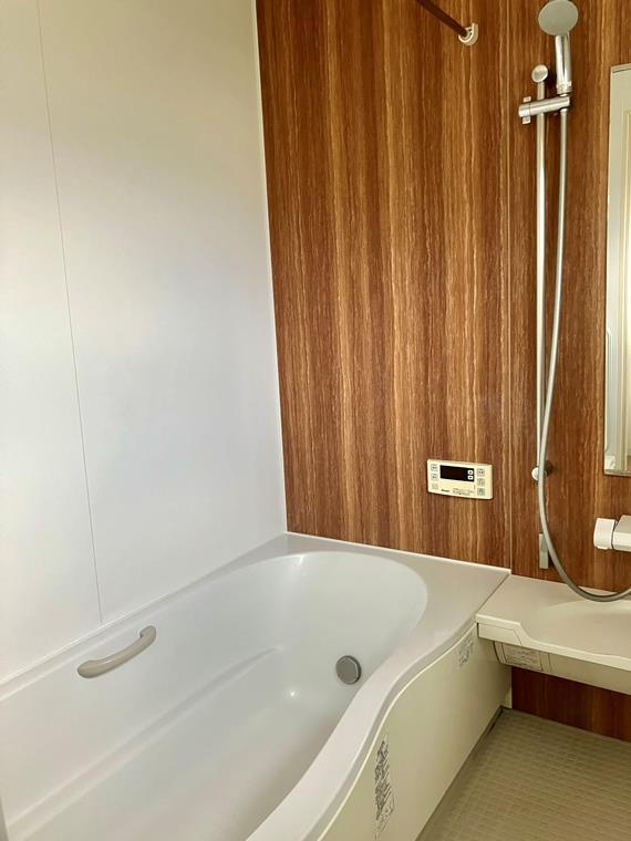 鵠沼桜が岡戸建の浴室