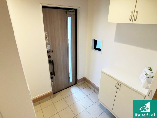 神戸市西区福吉台　新築一戸建ての玄関|シューズボックスにはたくさんの靴が収納できるので玄関周りはいつもスッキリ！ご家族が増えても安心！