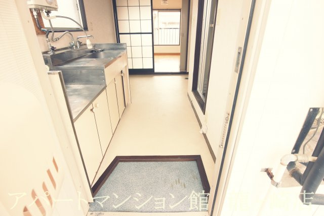 メゾンド直鮒の玄関