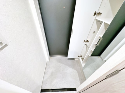 【玄関】 | プレサンス野江内代ペルティエ