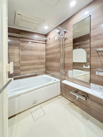 ガス乾燥機なので、雨の日も洗濯物の悩み解消、魔法瓶浴槽。