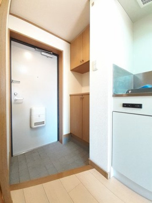 【玄関】 | カルフールＢ．Ｃ白山 | 毎日通る玄関はこちらです