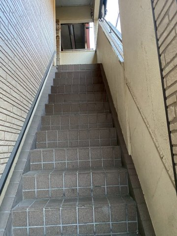 福寿マンションのエントランス