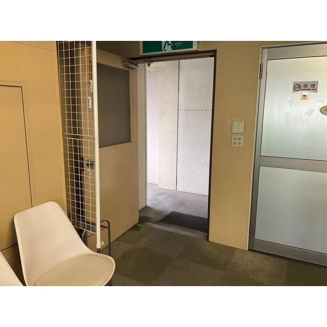 戸田市笹目5丁目テナントの玄関