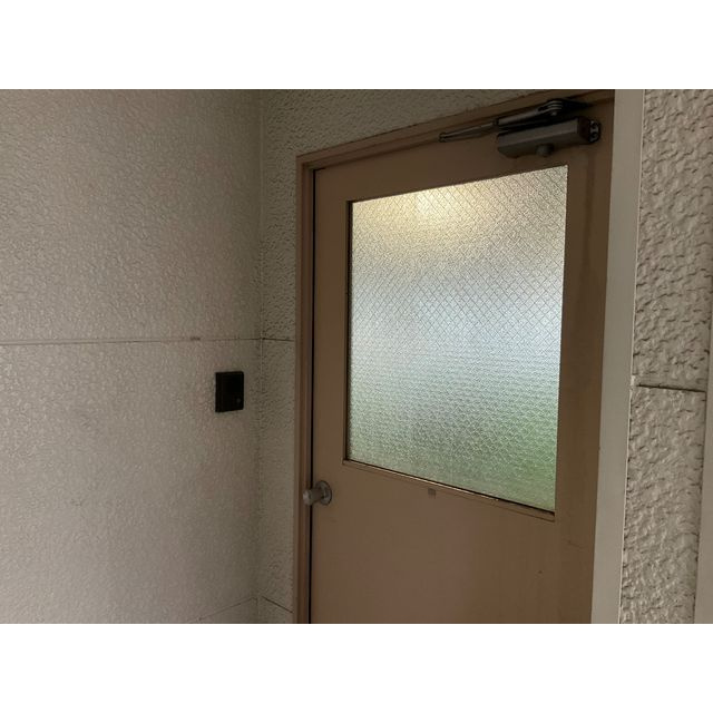 戸田市笹目5丁目テナントの玄関