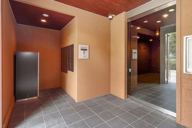 ラクラス池袋のエントランス