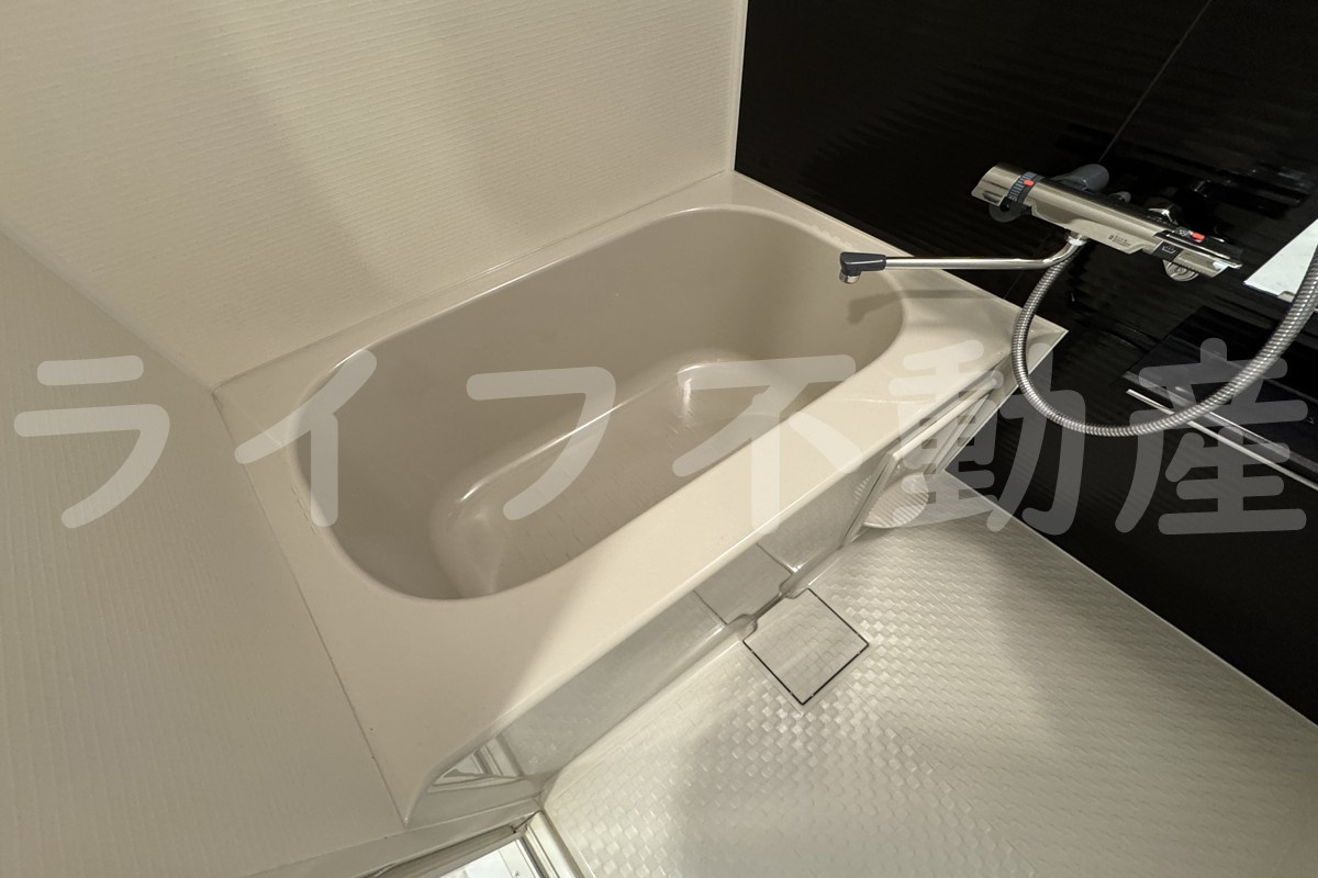 ワールドアイ大阪EAST Cityの浴室|コンパクトで使いやすいお風呂です