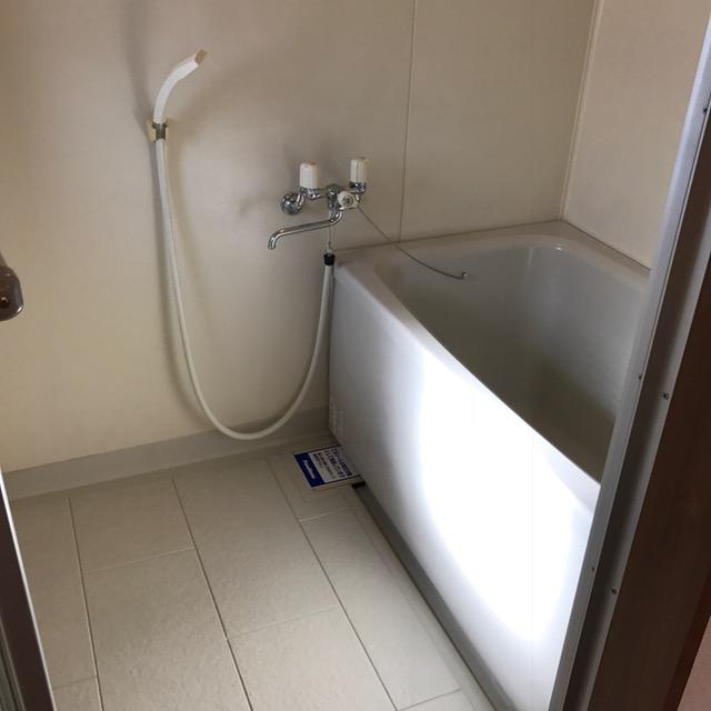 よしかわビルの浴室