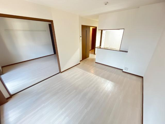 加古川市野口町良野のアパートの居間・リビング|リビング