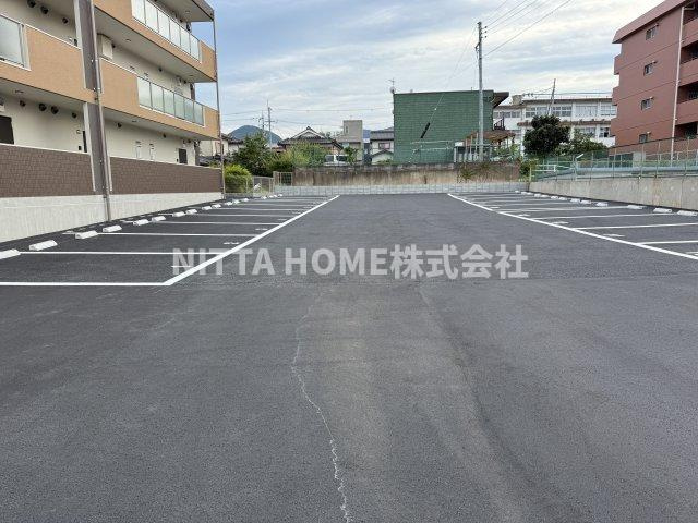 プロムナードⅢの駐車場|駐車場1台無料★