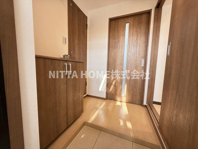 プロムナードⅢの玄関|玄関にはシューズボックスがついています☆彡