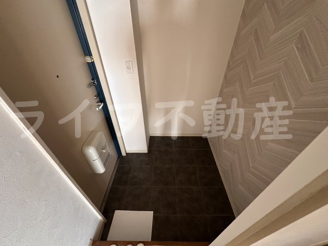 レナジア新深江　深江小学校区の玄関|明るい玄関です