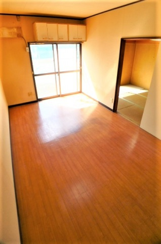 サンノーハイツの居間・リビング