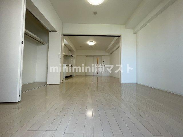 ディオスカーボ難波の洋室