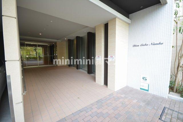 ディオスカーボ難波のエントランス