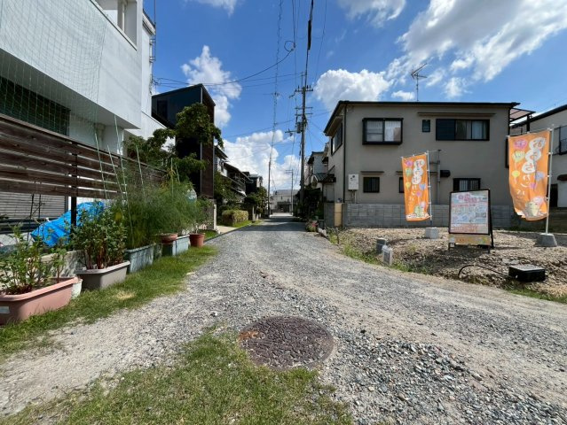 富田町5丁目　建築条件無土地の前面道路含む現地写真|JR＆阪急の2wayアクセスで通勤通学も便利♪