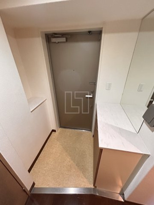 【玄関】 | メゾン・デ・ノムラ島之内 | メゾン・デ・ノムラ島之内　玄関スペース