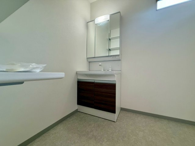 高知市南久万新築建売の独立洗面台