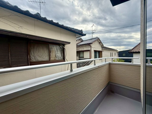 高知市南久万新築建売のバルコニー|開放的で明るい空間を演出してくれるバルコニーです