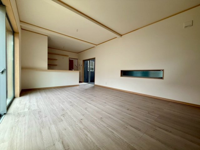 高知市南久万新築建売の居間・リビング|ゆったり過ごせる居間です