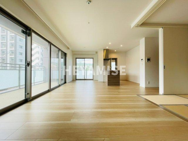 エイルマンション東長崎の居間・リビング