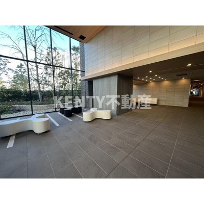 【ロビー】 | ザ・ガーデンズ大田多摩川 | 落ち着いたロビーです