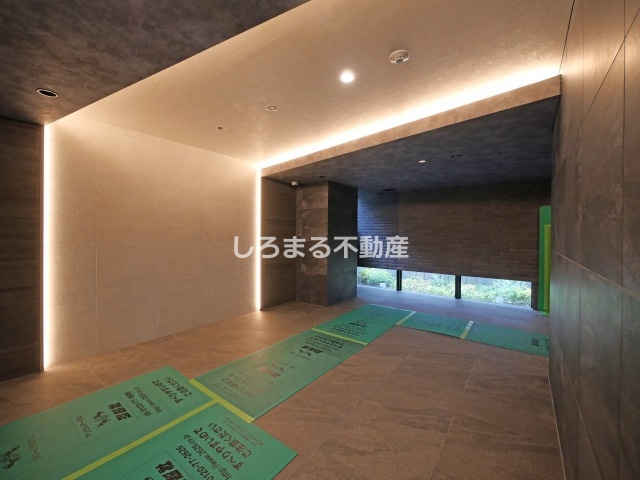 プレサンス緑橋ソレアスのロビー