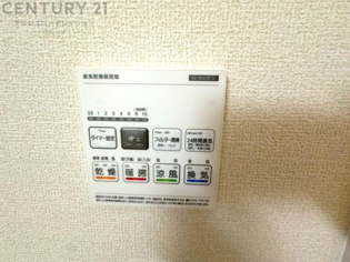 暖房機能があるため、冬場でも温かい浴室で入浴でき、乾燥機能があるため、水気を素早く取り除けます。また、換気機能があるため、湿気を素早く排出してカビや雑菌の発生を防ぐことができます。