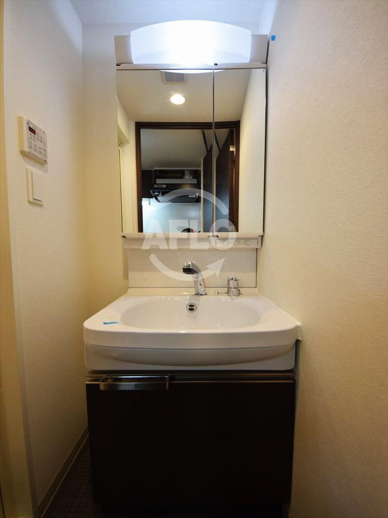 プレサンス北堀江の独立洗面台|プレサンス北堀江 　独立洗面化粧台