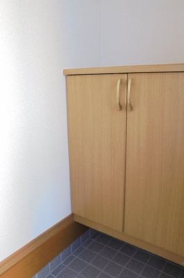 【玄関】 | 松井ハイツ | シューズボックス付き　※写真はイメージです