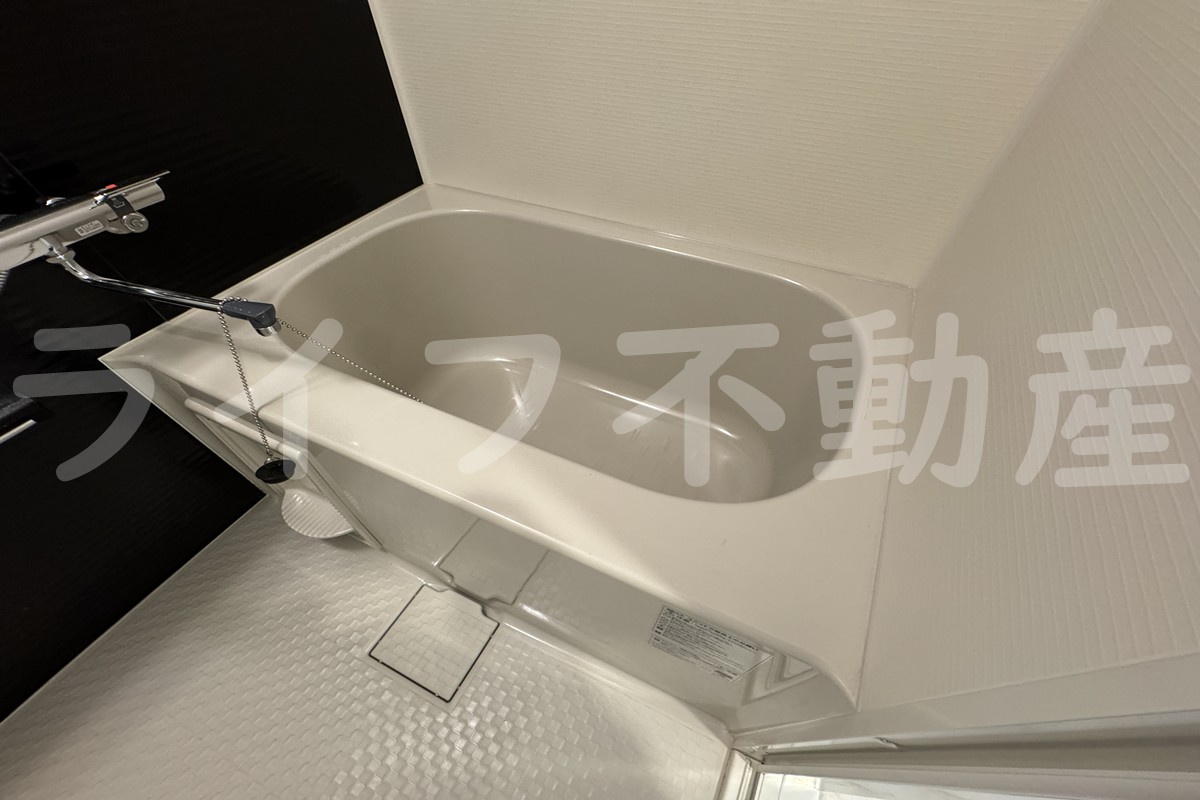 ワールドアイ大阪EAST Cityの浴室|落ち着いた空間のお風呂です