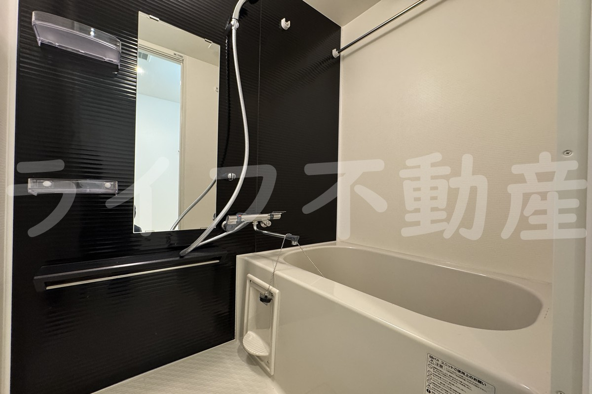 ワールドアイ大阪EAST Cityの浴室|コンパクトで使いやすいお風呂です