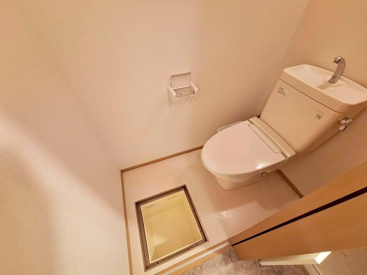 コート　アゼリアのトイレ|★温水洗浄便座付きトイレと床下収納★