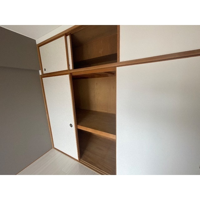 【賃貸マンション】サニーエステートの収納|便利な収納スペースです