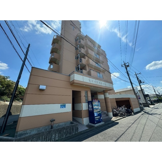 【賃貸マンション】サニーエステートの外観|きれいな外観です