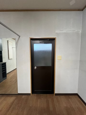 醍醐店舗付戸建のバルコニー