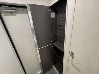 【玄関】 | レオパレスエクセルカーサ平和台