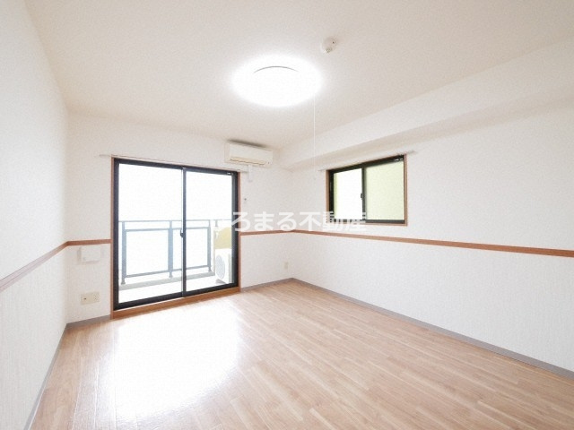 アーバンステージ安堂寺Ⅱの居間・リビング