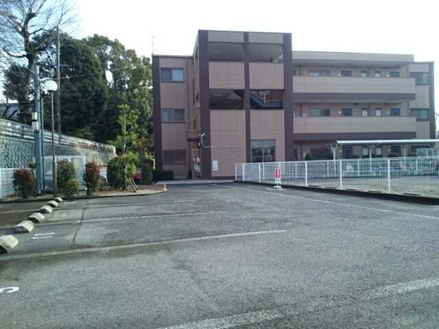 ソレアードⅡの駐車場