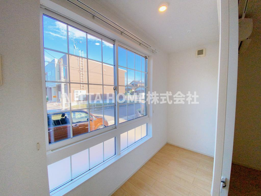 トライトリー宮ノ前　Ⅲのバルコニー|サンルームの洗濯で雨の日も安心ですね(^^)/