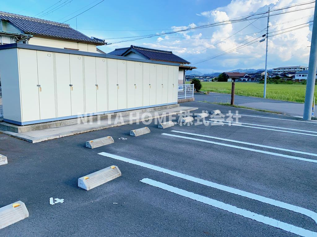 トライトリー宮ノ前　Ⅲのその他共用部分|タイヤ庫付きで冬は安心(^^♪