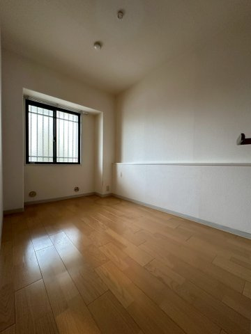 ライフ18の洋室