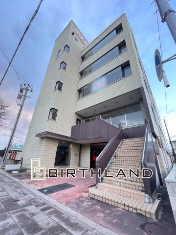 鉄骨造陸屋根の外観