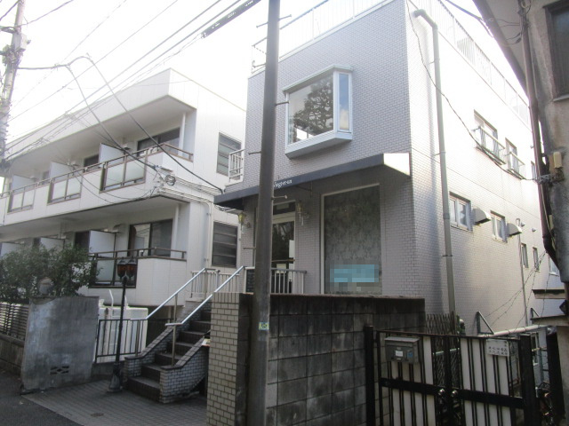 港区白金台３丁目のビル