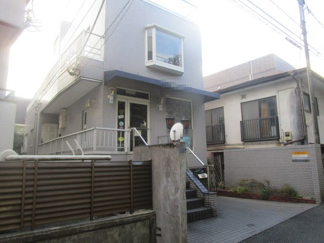 港区白金台３丁目のビル