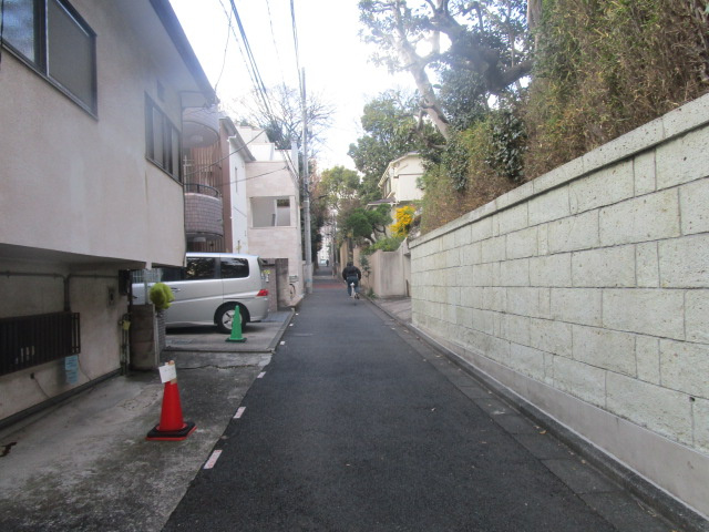 港区白金台３丁目のビル