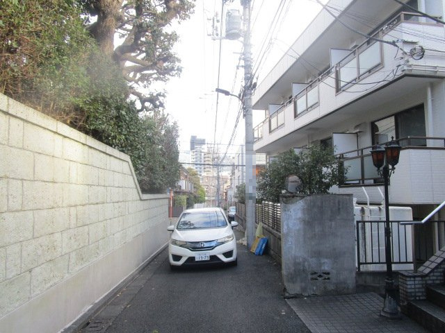 港区白金台３丁目のビル