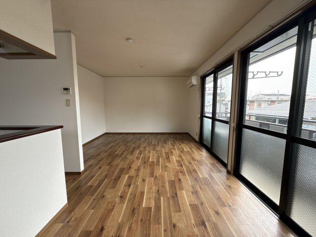 サンアベニュー田寺１の居間・リビング