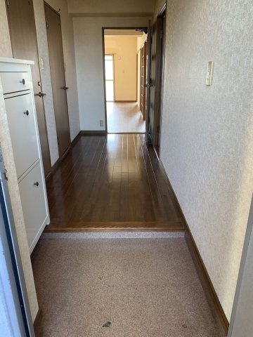 ルーチェ香住ヶ丘の玄関