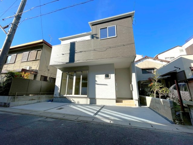 「観月橋」駅徒歩１０分◆家事動線良好な４ＬＤＫ◆全室２面採光で陽当り通風良好◆伏見区向島庚申町３期